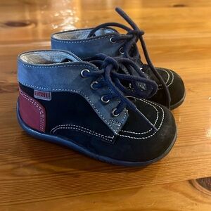 Boys leather Bosi by bibi sneakers size baby 3.5
